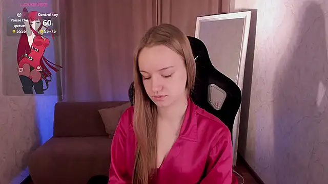 Snapshot of Lucy_Shaw chatting on November 8, 2025, 7:12 am Lucy Shaw online show from November 8, 2025, 7:12 am