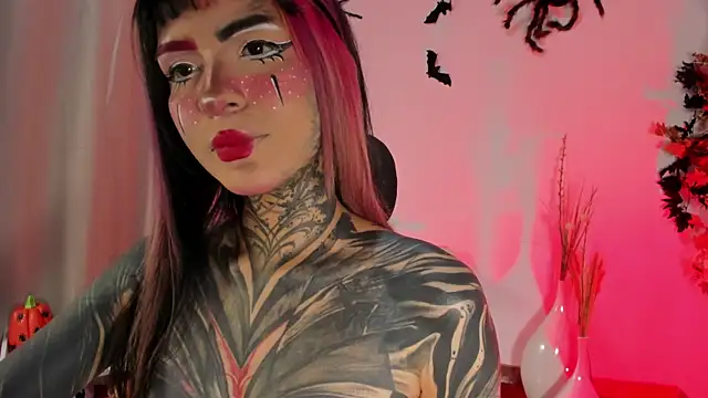 Nickidoll66- online show from October 18, 2025, 5:20 am