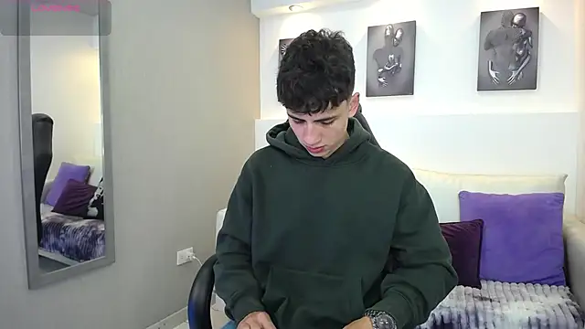 AdrianRinaldi online show from October 4, 2025, 8:21 pm