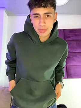 Snapshot of AdrianRinaldi chatting on September 14, 2025, 8:31 pm AdrianRinaldi online show from September 14, 2025, 8:31 pm