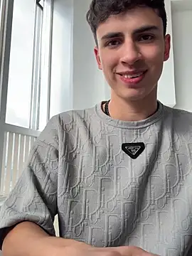 AdrianRinaldi online show from October 20, 2025, 8:31 pm