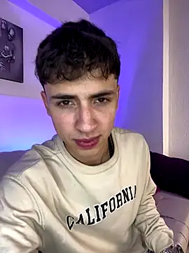 Snapshot of AdrianRinaldi chatting on September 15, 2025, 9:48 pm AdrianRinaldi online show from September 15, 2025, 9:48 pm