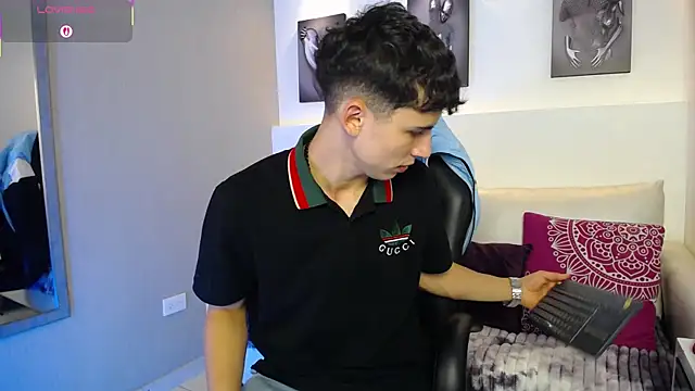 AdrianRinaldi online show from September 27, 2025, 8:15 pm