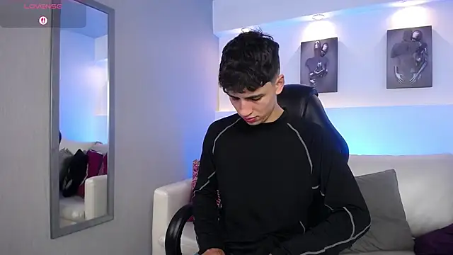 Snapshot of AdrianRinaldi chatting on September 22, 2025, 8:26 pm AdrianRinaldi online show from September 22, 2025, 8:26 pm