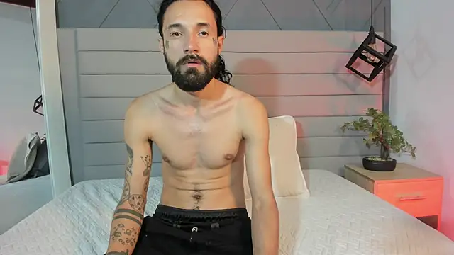 Hisoka 011 online show from September 17, 2025, 9:06 pm