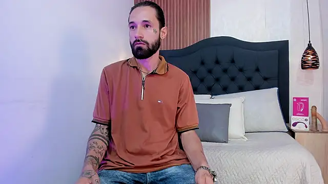 Hisoka 011 online show from April 15, 2026, 7:58 pm