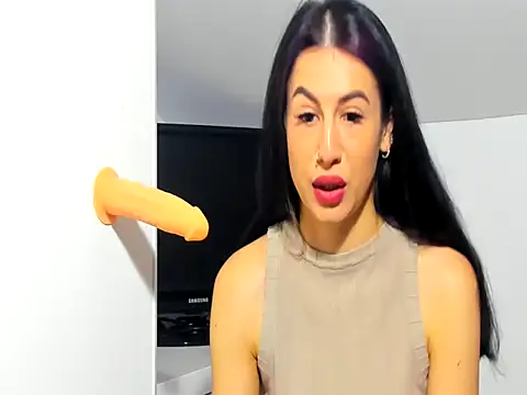 cuteeliza1 online show from November 27, 2025, 8:37 am