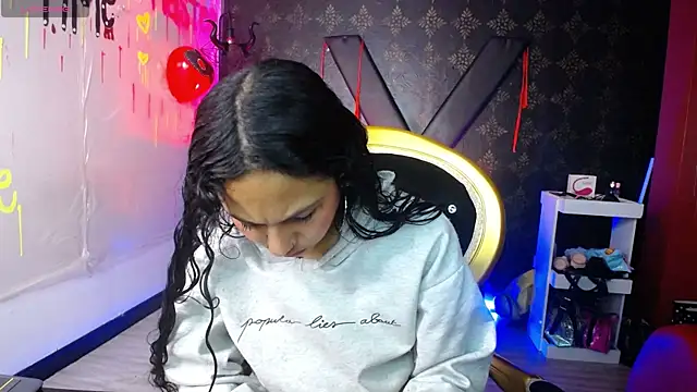 Sweettpleasure online show from September 30, 2025, 12:33 pm