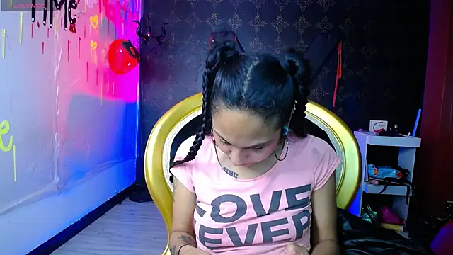 Sweettpleasure online show from October 7, 2025, 2:29 pm