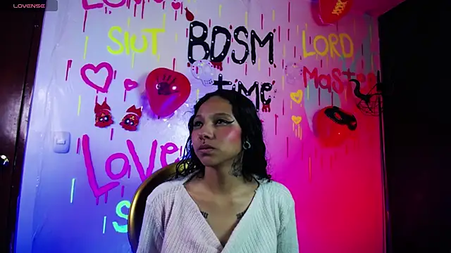 Sweettpleasure online show from October 13, 2025, 1:12 pm