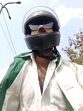 Snapshot of YoursThickDick chatting on February 19, 2026, 6:10 am YoursThickDick online show from February 19, 2026, 6:10 am