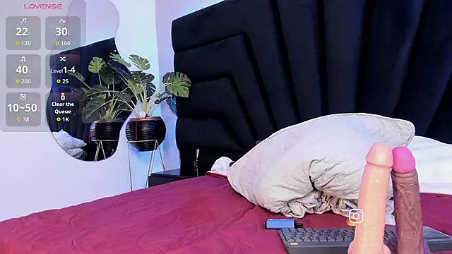 Foxy katt online show from December 22, 2025, 1:00 pm