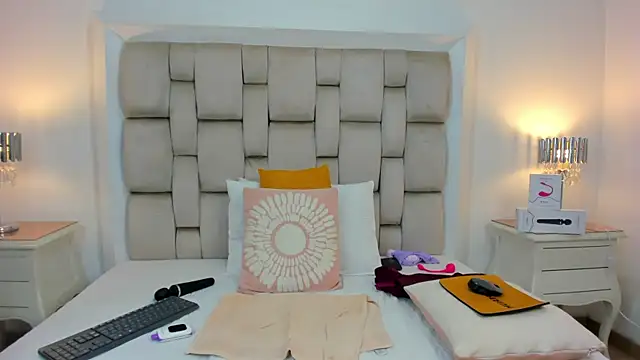 frehia dimou online show from September 28, 2025, 3:08 pm