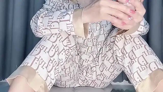   Joy69   online show from December 15, 2025, 12:44 pm