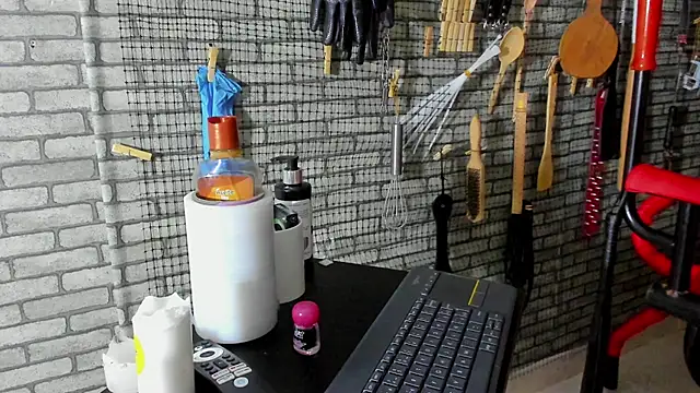 ariel bdsm online show from April 7, 2026, 4:14 am