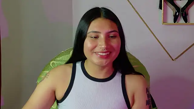 Snapshot of Linda_andrew chatting on February 17, 2026, 7:00 pm Linda andrew online show from February 17, 2026, 7:00 pm