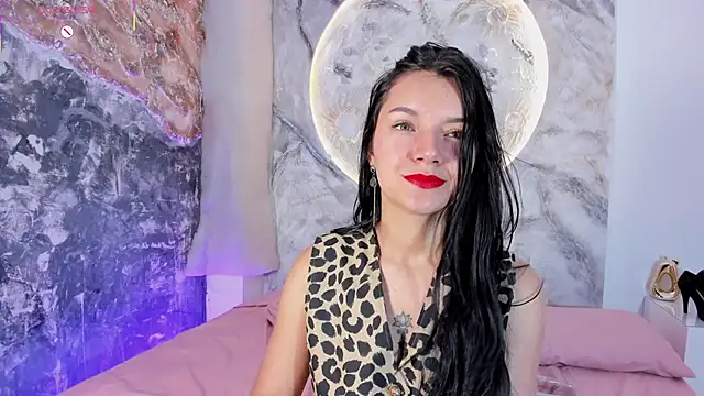 Snapshot of RoxanaBorns_ chatting on November 2, 2025, 12:43 pm RoxanaBorns online show from November 2, 2025, 12:43 pm