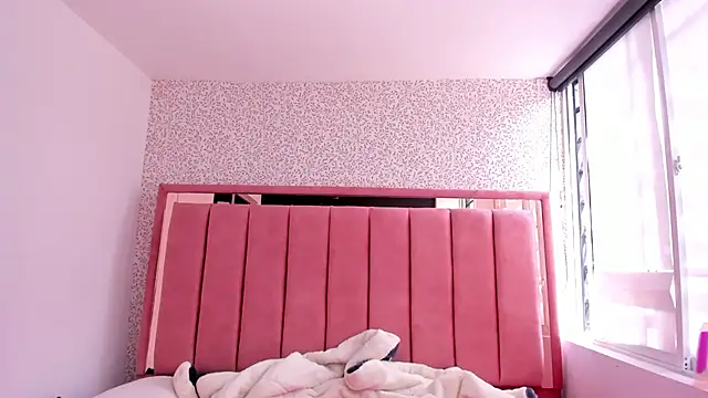 Snapshot of Hanna_Lee__ chatting on November 9, 2025, 3:38 pm Hanna Lee online show from November 9, 2025, 3:38 pm