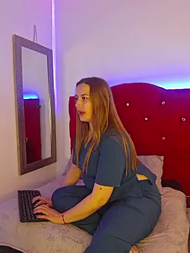 Scarlett Pink Rose online show from November 4, 2025, 10:57 pm