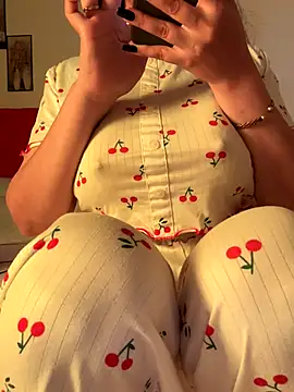 OnlyRima online show from October 3, 2025, 12:17 pm