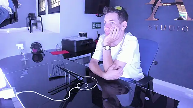 lara and danny online show from September 28, 2025, 4:36 pm