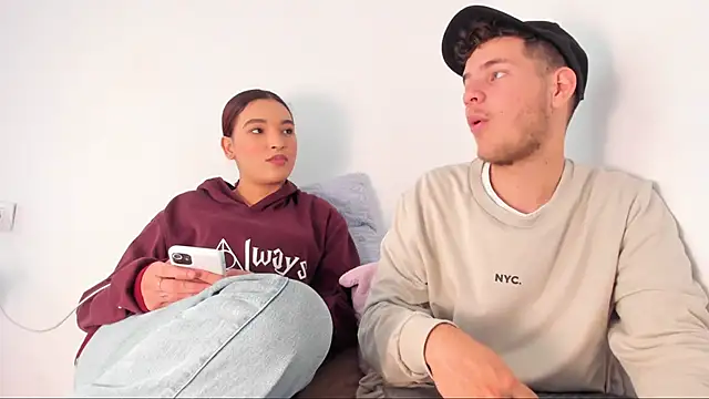 lara and danny online show from November 6, 2025, 3:05 pm