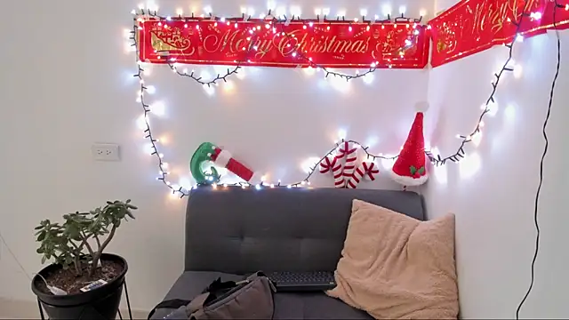 lara and danny online show from November 24, 2025, 1:44 pm