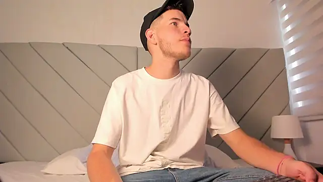 lara and danny online show from September 12, 2025, 7:13 pm