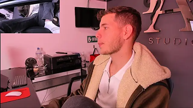 lara and danny online show from September 20, 2025, 2:11 pm