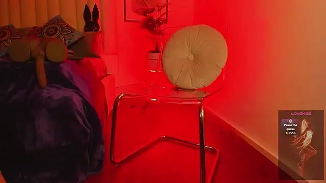 Violett Novoa online show from November 6, 2025, 12:09 pm