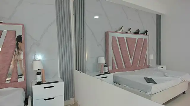 Snapshot of Megan_Sweetas chatting on October 21, 2025, 6:29 pm Megan Sweetas online show from October 21, 2025, 6:29 pm