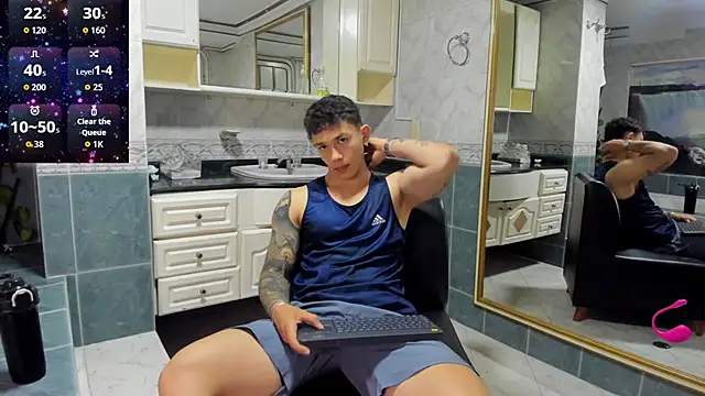 Snapshot of Thomas_moon chatting on October 4, 2025, 11:56 am Thomas moon online show from October 4, 2025, 11:56 am