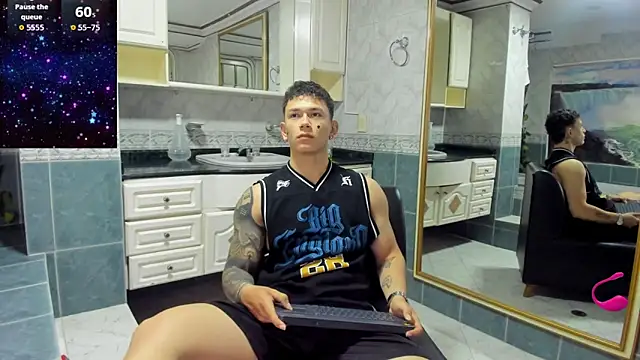 Snapshot of Thomas_moon chatting on October 3, 2025, 11:34 am Thomas moon online show from October 3, 2025, 11:34 am