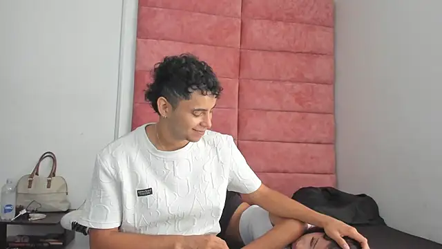 HellAndDante  online show from September 18, 2025, 9:07 pm