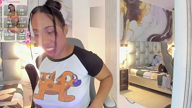 Elowen Clark online show from September 23, 2025, 8:16 pm