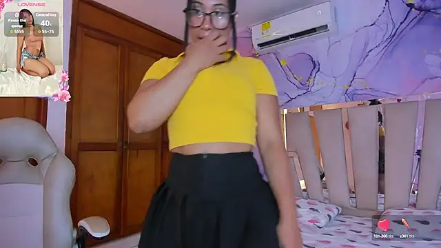 Elowen Clark online show from October 7, 2025, 7:48 pm