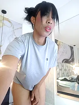 Elowen Clark online show from September 30, 2025, 6:58 pm