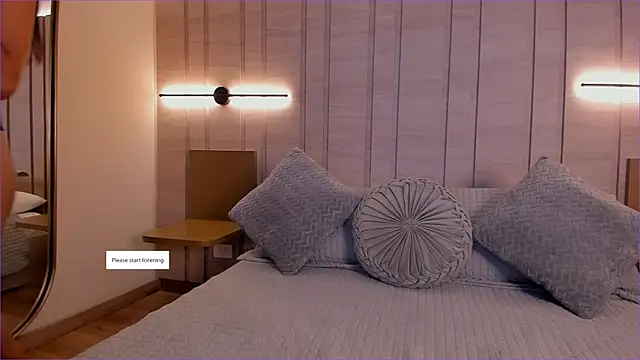 Isabellaroberts1 online show from October 8, 2025, 8:31 pm