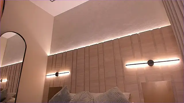 Isabellaroberts1 online show from October 31, 2025, 9:54 pm