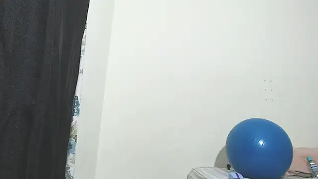 Snapshot of Penelope77 chatting on October 6, 2025, 4:46 am Penelope77 online show from October 6, 2025, 4:46 am