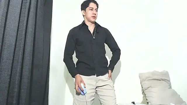 Snapshot of Penelope77 chatting on November 12, 2025, 5:11 am Penelope77 online show from November 12, 2025, 5:11 am