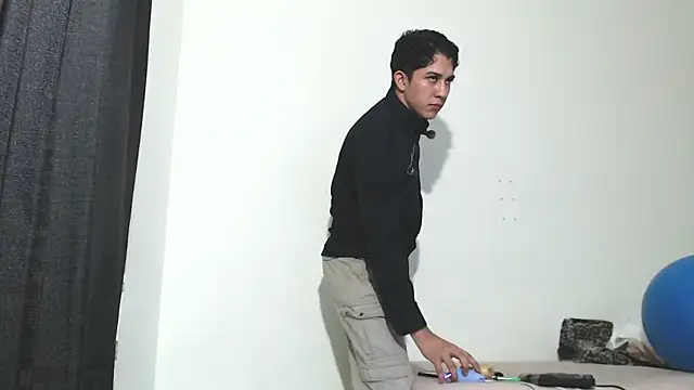 Snapshot of Penelope77 chatting on November 17, 2025, 5:11 am Penelope77 online show from November 17, 2025, 5:11 am