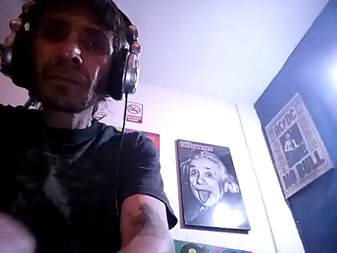 githot online show from December 2, 2025, 7:21 am