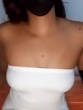 Snapshot of kissy_doll chatting on November 12, 2025, 7:18 pm kissy doll online show from November 12, 2025, 7:18 pm