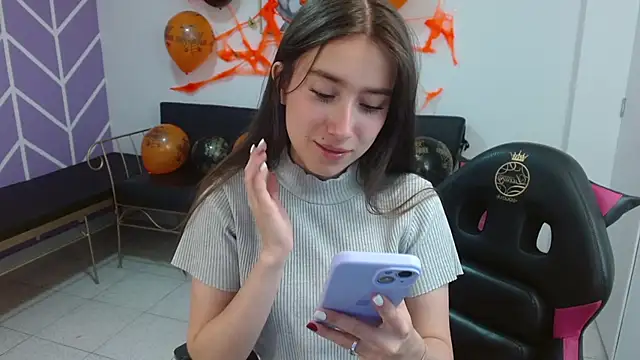 Snapshot of Adhara_Kitten chatting on October 20, 2025, 1:11 pm Adhara Kitten online show from October 20, 2025, 1:11 pm