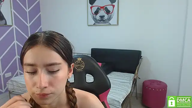 Snapshot of Adhara_Kitten chatting on October 7, 2025, 1:01 pm Adhara Kitten online show from October 7, 2025, 1:01 pm