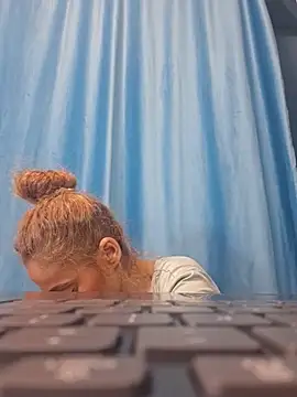 aellabeyonce online show from November 28, 2025, 10:26 am