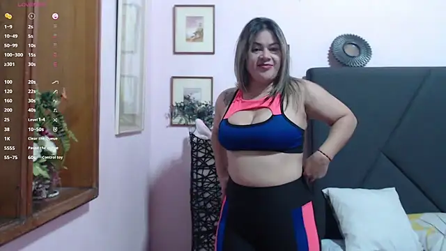 pamela echeverria online show from September 29, 2025, 10:33 am