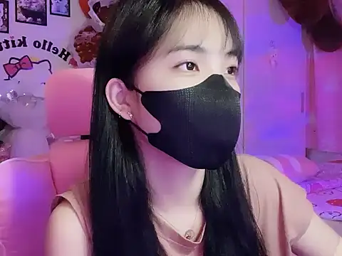 keelinnn19 online show from September 22, 2025, 7:42 pm