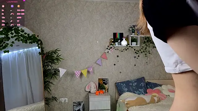 AnnyiBlue online show from March 25, 2026, 12:37 pm